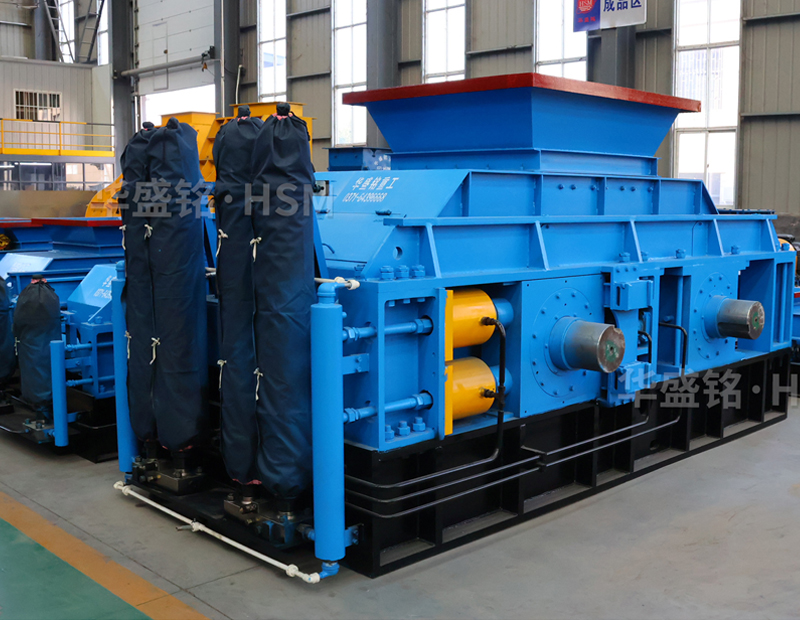 12.13石子制砂用時產(chǎn)300噸對輥制砂設備價格多少？