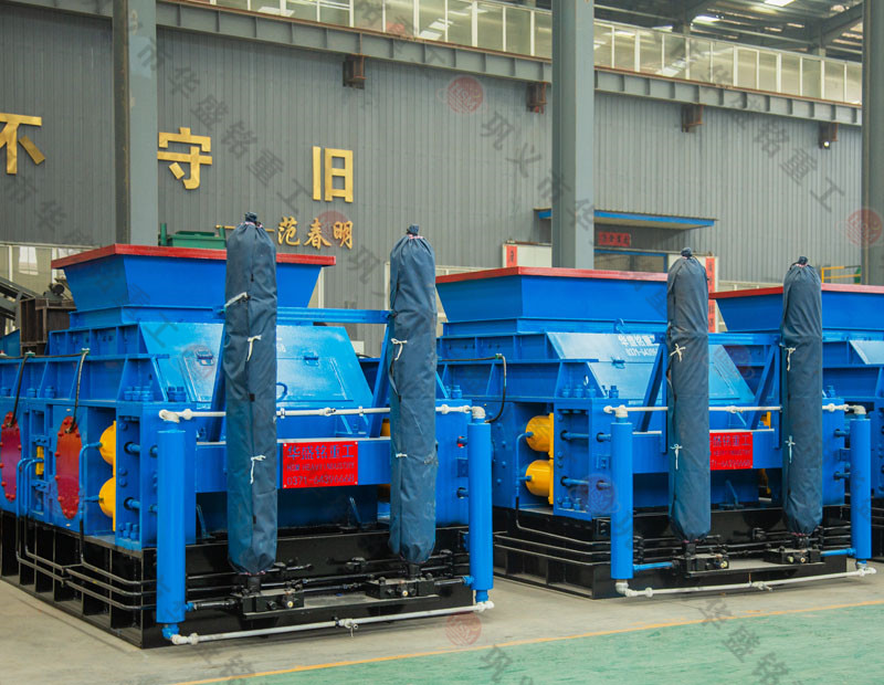  老砂廠更換一臺時產(chǎn)100噸全液壓雙輥制砂機(jī)多少錢？