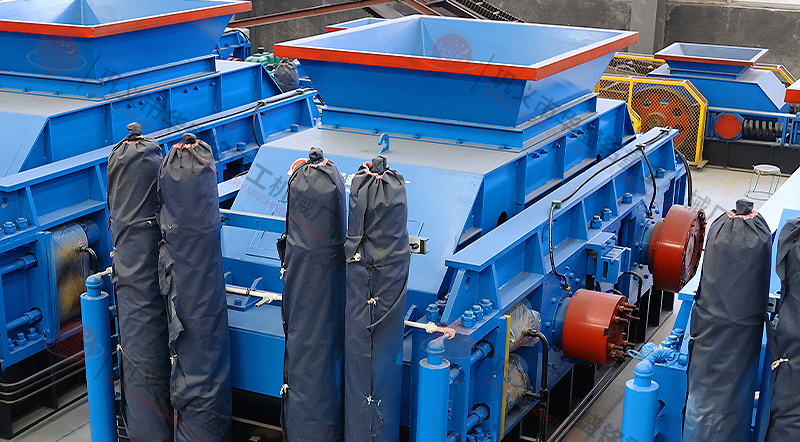  鈉長(zhǎng)石大型全自動(dòng)液壓對(duì)輥制砂機(jī)價(jià)格多少？