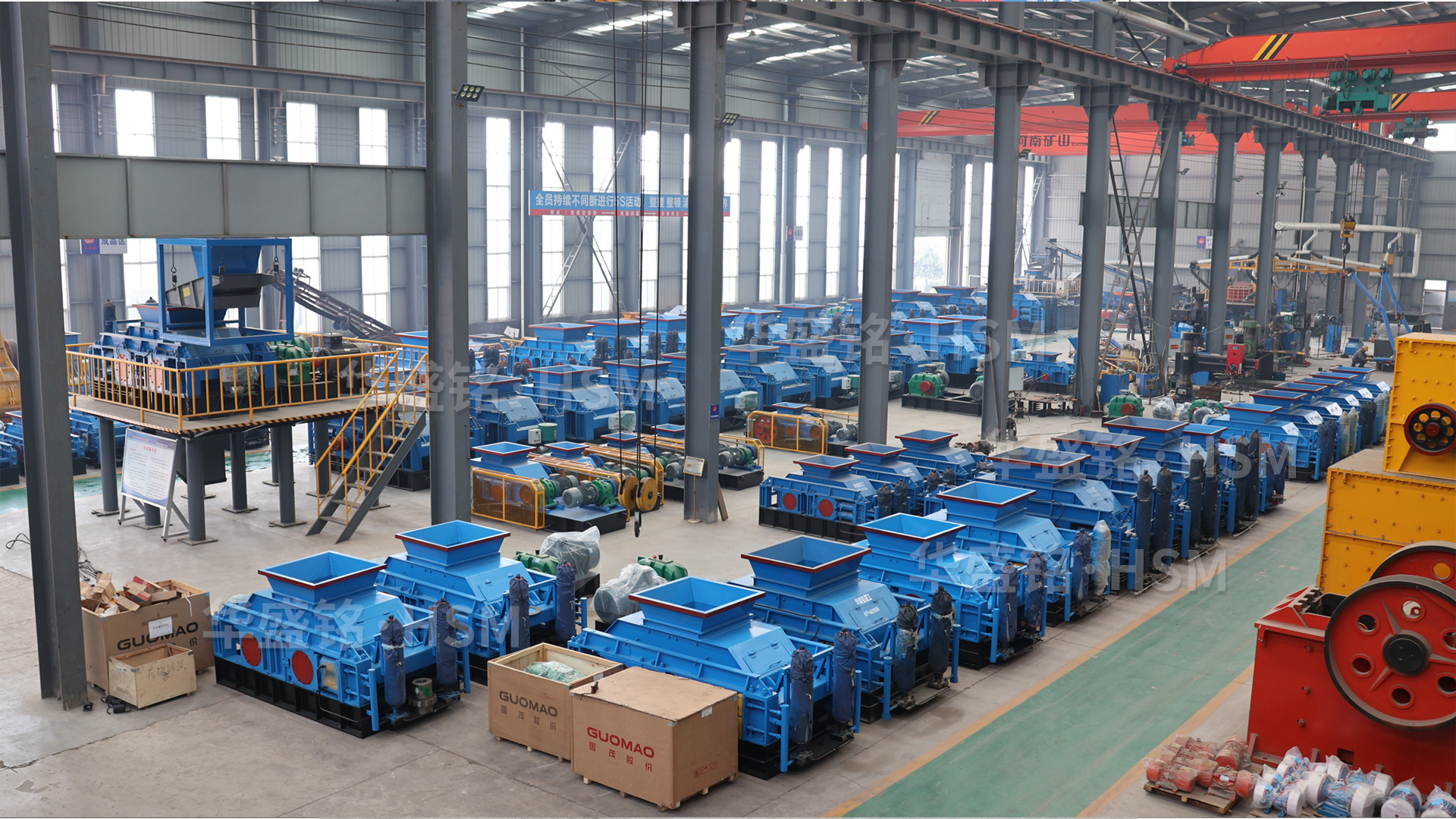 砂廠回料處理難？大型對(duì)輥破碎機(jī)助您成品率上升，成本直降降低