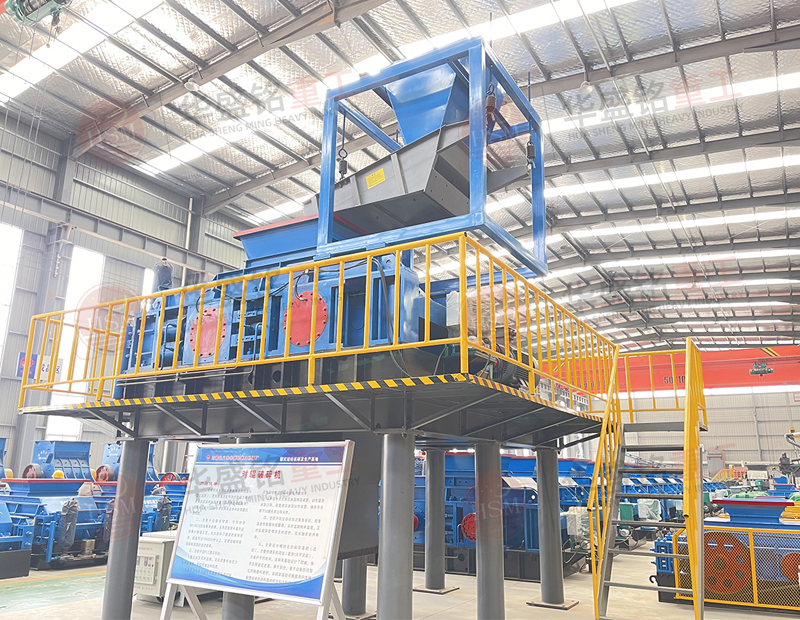 時產(chǎn)300噸雙輥制砂機怎么樣？石灰石制砂用什么設(shè)備？